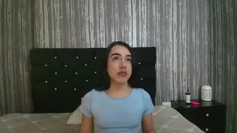 alicee_moonn online show from May 31, 4:47 pm