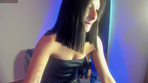 Snapshot of alicee_roos chatting on April 23, 5:04 pm Alice online show from April 23, 5:04 pm
