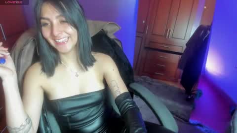 Snapshot of alicee_roos chatting on July 30, 12:20 am Alice online show from July 30, 12:20 am