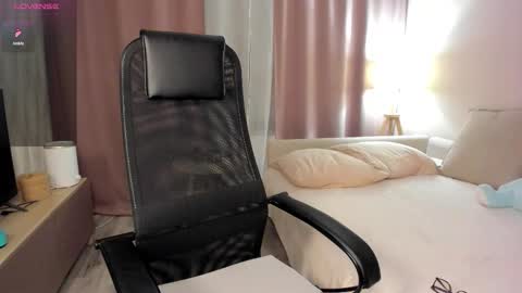 Snapshot of aliceevan chatting on November 13, 2:16 pm Daniella online show from November 13, 2:16 pm