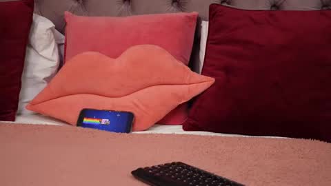 Snapshot of alicehadley chatting on December 15, 12:48 am AliceHadley online show from December 15, 12:48 am