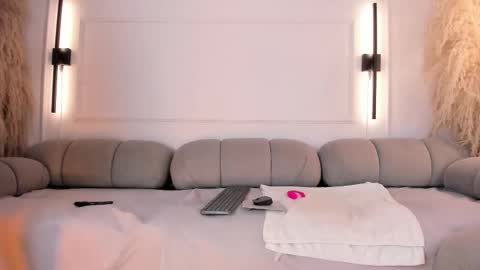 Alice  online show from March 18, 12:03 am