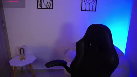 Snapshot of aliceharperx chatting on June 22, 2:46 am Alice online show from June 22, 2:46 am