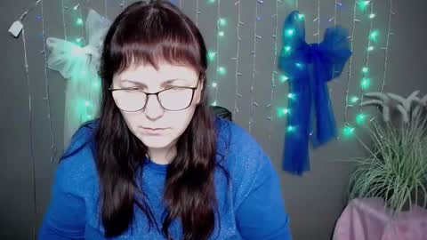 AliceInks online show from November 23, 7:19 am