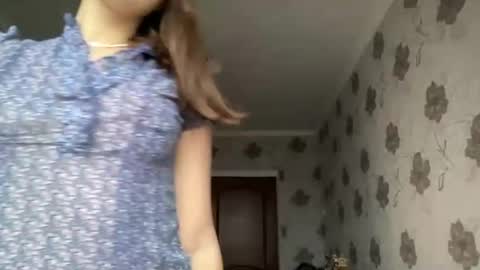 aliceinlustland online show from December 3, 11:08 am