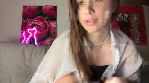 Snapshot of aliceinlustland chatting on May 21, 7:43 pm aliceinlustland online show from May 21, 7:43 pm