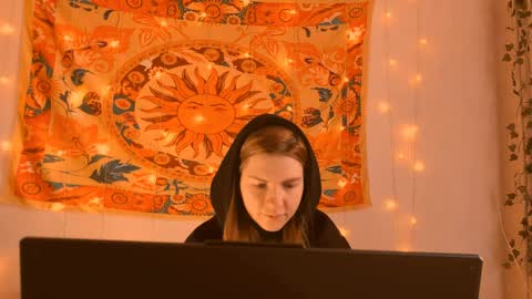 Alice online show from April 11, 5:12 am