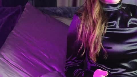 Snapshot of alicejameson chatting on January 15, 8:48 pm alicejameson online show from January 15, 8:48 pm