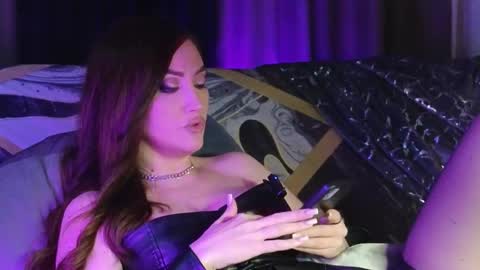 Snapshot of alicejameson chatting on September 12, 8:53 pm alicejameson online show from September 12, 8:53 pm