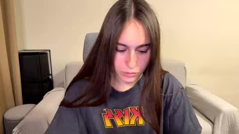 Snapshot of alicekollt chatting on September 27, 7:52 pm alicekollt online show from September 27, 7:52 pm