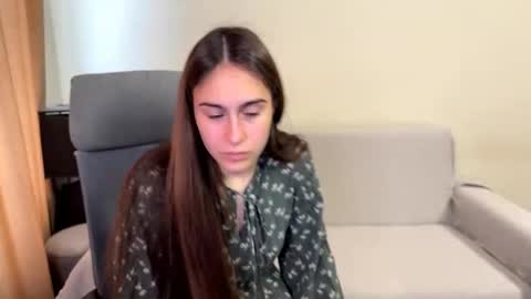 Snapshot of alicekollt chatting on October 19, 12:17 pm alicekollt online show from October 19, 12:17 pm