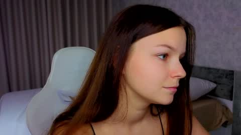 u can name me Alice online show from June 3, 6:24 pm