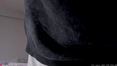 Elle online show from February 8, 11:44 am