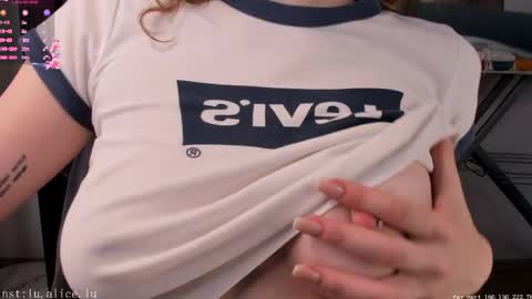 Elle online show from March 29, 6:46 am