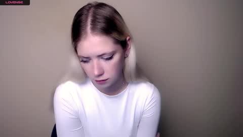 Snapshot of alicemeow_ chatting on September 11, 6:13 am Alice online show from September 11, 6:13 am