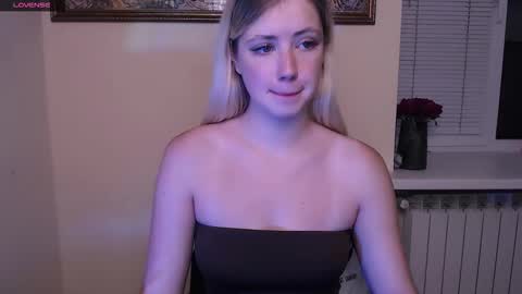 Snapshot of alicemeow_ chatting on October 6, 7:50 am Alice online show from October 6, 7:50 am