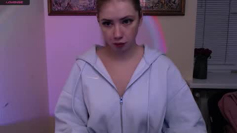 Snapshot of alicemeow_ chatting on November 5, 8:03 am Alice online show from November 5, 8:03 am