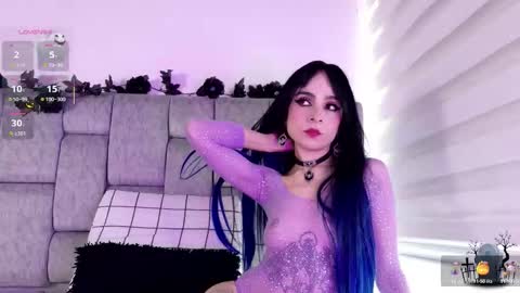 alicenoir_ online show from October 13, 6:52 pm