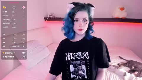 Snapshot of alicentity chatting on October 25, 5:15 am Alice online show from October 25, 5:15 am