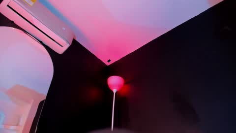 Snapshot of alicepoixxxon chatting on December 20, 1:11 pm ALICE online show from December 20, 1:11 pm