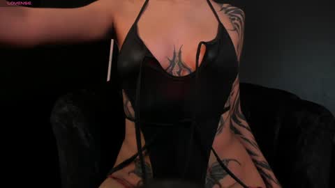 Snapshot of alicepoixxxon chatting on January 28, 11:17 am ALICE online show from January 28, 11:17 am