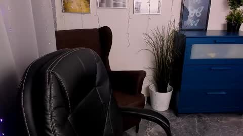 Snapshot of alicepopsy chatting on March 2, 6:51 pm Alice online show from March 2, 6:51 pm