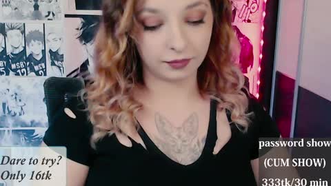 aliceriddle1 online show from March 31, 4:51 pm