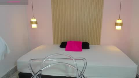 AliceRoss online show from April 4, 8:06 pm