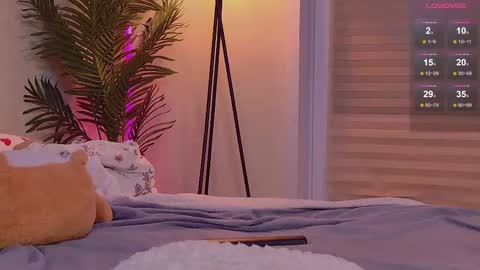 Snapshot of alicesis chatting on February 27, 11:04 pm Alice online show from February 27, 11:04 pm