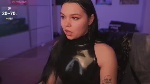 Snapshot of alicesweetlove chatting on February 26, 12:42 am Alice online show from February 26, 12:42 am