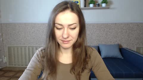 Snapshot of alicewonderful22 chatting on December 4, 7:06 am Alice online show from December 4, 7:06 am