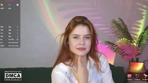 Snapshot of alicewyliee chatting on September 21, 1:35 pm Alice online show from September 21, 1:35 pm