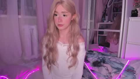 Snapshot of alicexbae chatting on November 7, 3:56 pm from wonderland online show from November 7, 3:56 pm