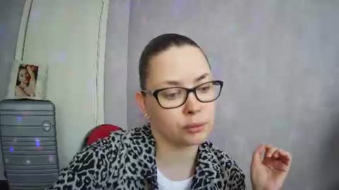 AlicexFresh online show from April 15, 12:01 pm