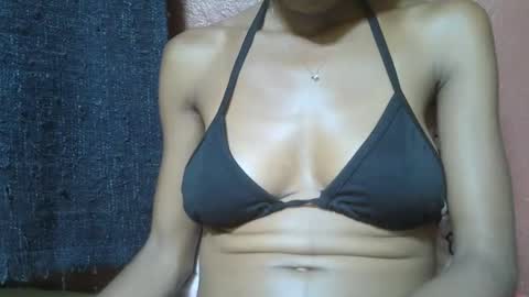 Snapshot of alicia253177 chatting on February 6, 10:48 am alicia253177 online show from February 6, 10:48 am