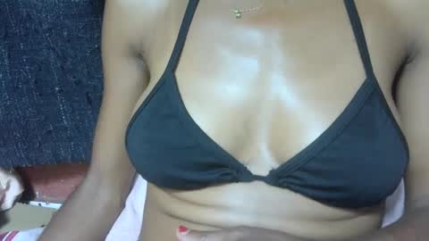 Snapshot of alicia253177 chatting on February 8, 9:03 am alicia253177 online show from February 8, 9:03 am