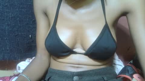 Snapshot of alicia253177 chatting on February 8, 12:28 pm alicia253177 online show from February 8, 12:28 pm