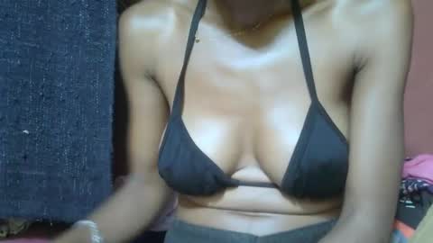 Snapshot of alicia253177 chatting on February 8, 7:59 pm alicia253177 online show from February 8, 7:59 pm