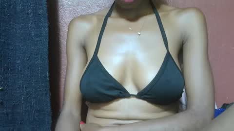 Snapshot of alicia253177 chatting on February 14, 6:56 am alicia253177 online show from February 14, 6:56 am