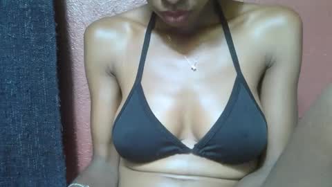 Snapshot of alicia253177 chatting on February 14, 1:18 pm alicia253177 online show from February 14, 1:18 pm