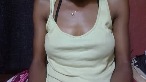 Snapshot of alicia253177 chatting on February 18, 6:15 am alicia253177 online show from February 18, 6:15 am