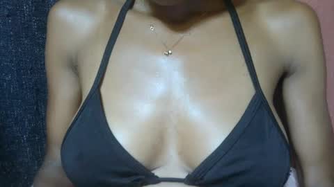 Snapshot of alicia253177 chatting on February 18, 9:43 am alicia253177 online show from February 18, 9:43 am