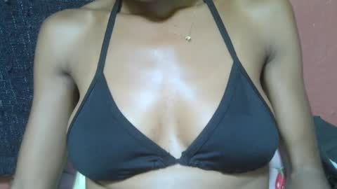 Snapshot of alicia253177 chatting on February 19, 6:00 pm alicia253177 online show from February 19, 6:00 pm