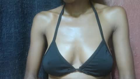 Snapshot of alicia253177 chatting on February 24, 3:12 am alicia253177 online show from February 24, 3:12 am