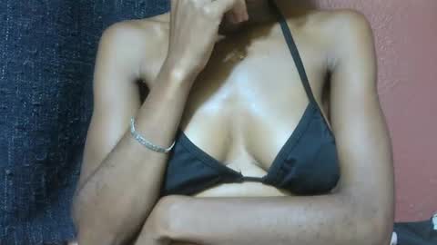 Snapshot of alicia253177 chatting on February 25, 5:08 am alicia253177 online show from February 25, 5:08 am