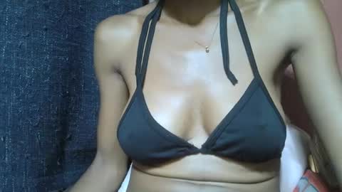 Snapshot of alicia253177 chatting on March 10, 1:43 pm alicia253177 online show from March 10, 1:43 pm