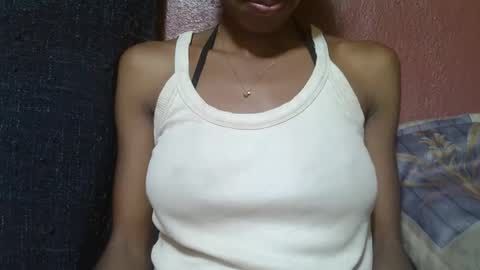 Snapshot of alicia253177 chatting on March 11, 8:20 am alicia253177 online show from March 11, 8:20 am