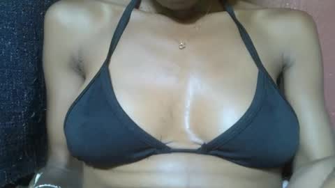 Snapshot of alicia253177 chatting on March 11, 6:30 pm alicia253177 online show from March 11, 6:30 pm