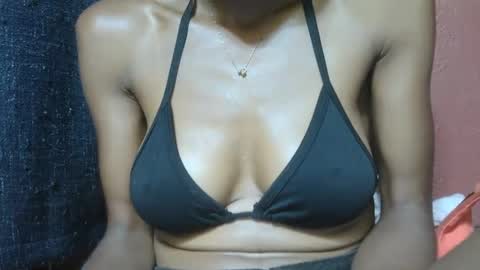 Snapshot of alicia253177 chatting on March 12, 4:46 pm alicia253177 online show from March 12, 4:46 pm