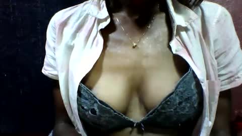 Snapshot of alicia253177 chatting on September 21, 7:43 am alicia253177 online show from September 21, 7:43 am